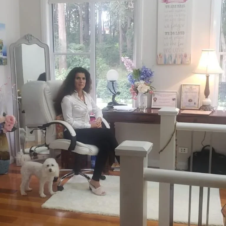 The story of Anișoara Mustețiu who brought Romanian culture all the way to Australia