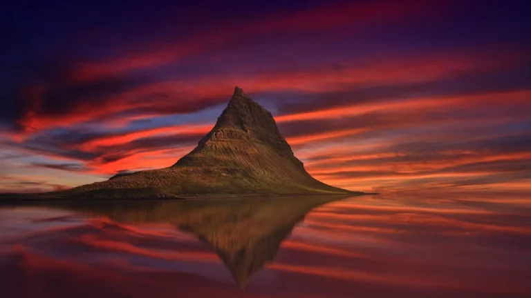 The Self in the mirror of identity – Anisoara Laura Mustetiu