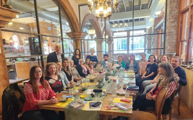 Romanians in Sydney in a Cultural Dialogue about Love